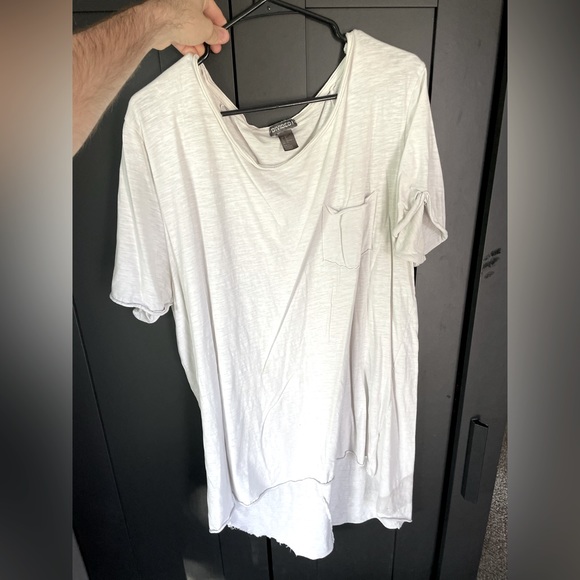 XL casual Divided T shirt. - Picture 3 of 3